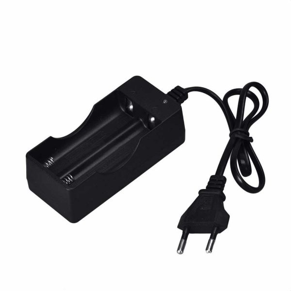Incarcator dublu pentru acumulatori  3.7V LI-ION de tip 18650